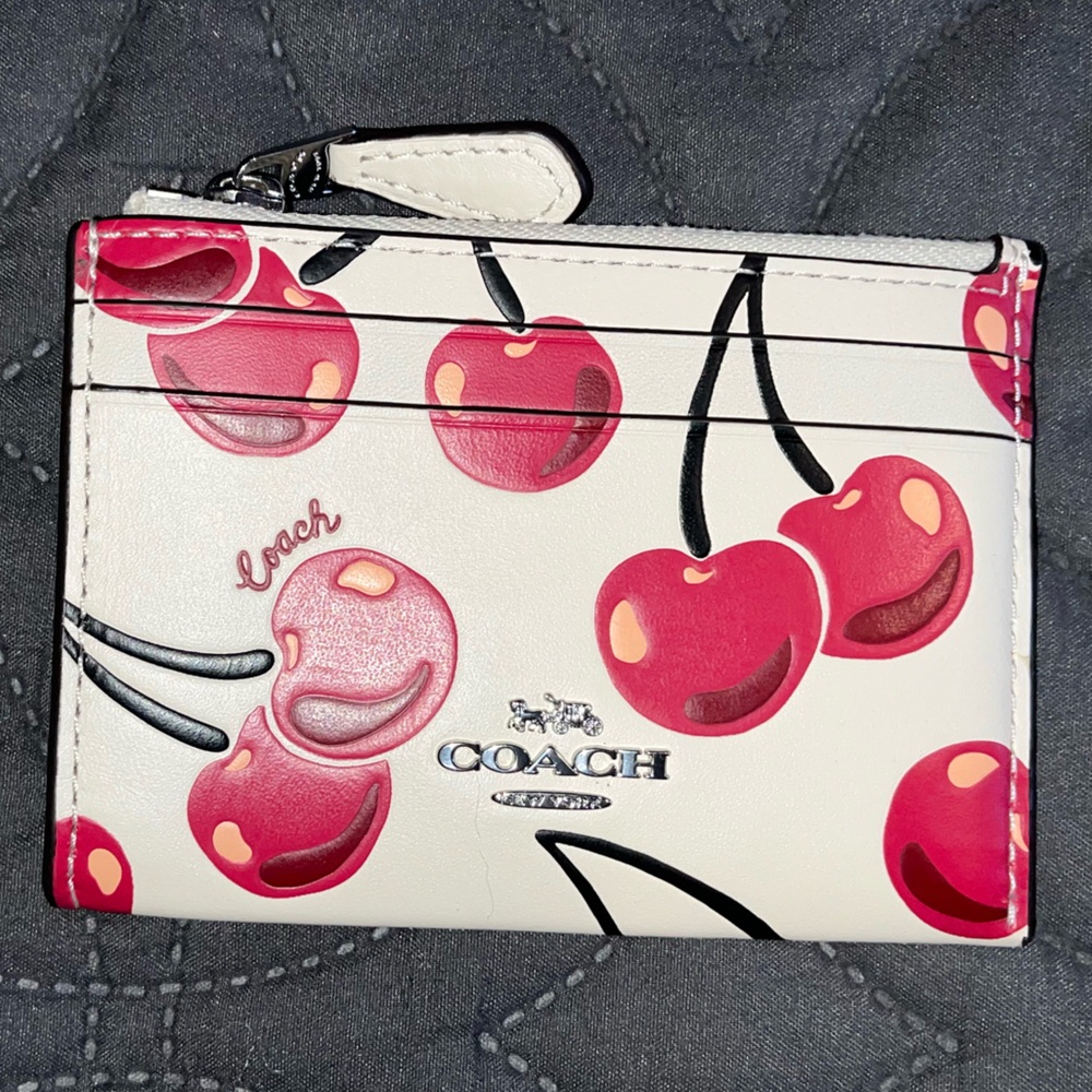 *LIKE NEW* COACH MINI SKINNY ID in CHERRY PRINT
